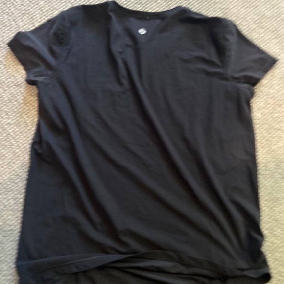 Lululemon pocket t-shirt - Picture 3 of 7